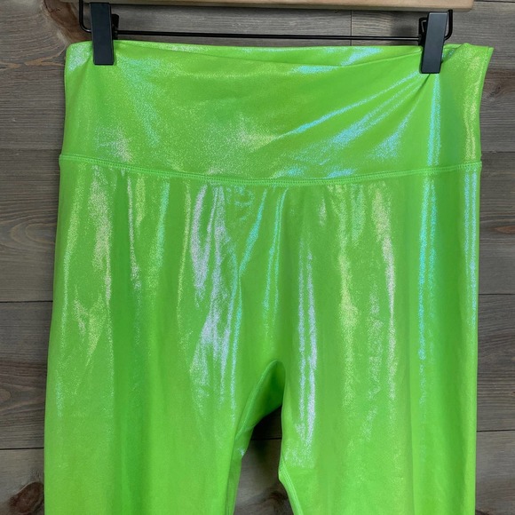 BUFFBUNNY Rebel Holographic Green Leggings - Picture 6 of 10